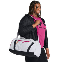 Load image into Gallery viewer, Under Armour Undeniable Signature Duffle Bag - Halo Grey/Pink
- 5