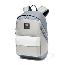 Load image into Gallery viewer, Oakley Holbrook 20L Backpack
 - 2