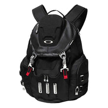 Load image into Gallery viewer, Oakley Bathroom Sink U Backpack
 - 3