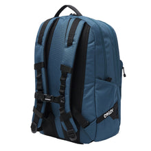Load image into Gallery viewer, Oakley Street Skate Backpack
 - 2