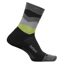 Load image into Gallery viewer, Feetures Elite Light Cushion Mini Crew Socks - BLK WAVES 377/XL
- 4
