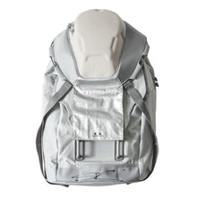 Load image into Gallery viewer, Oakley Metallic OSR Backpack
 - 1