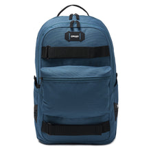 Load image into Gallery viewer, Oakley Street Skate Backpack
 - 1