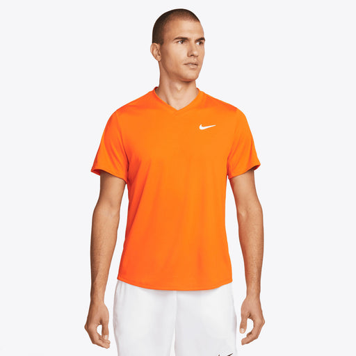NikeCourt Dri-FIT Victory Mens Tennis Shirt - MAGMA ORANG 834/XXL