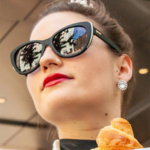 Load image into Gallery viewer, Goodr Breakfast Run to Tiffany&#39;s Polari Sunglasses
 - 3